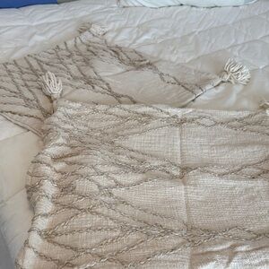 Elegant Cream Textured Throw Blanket